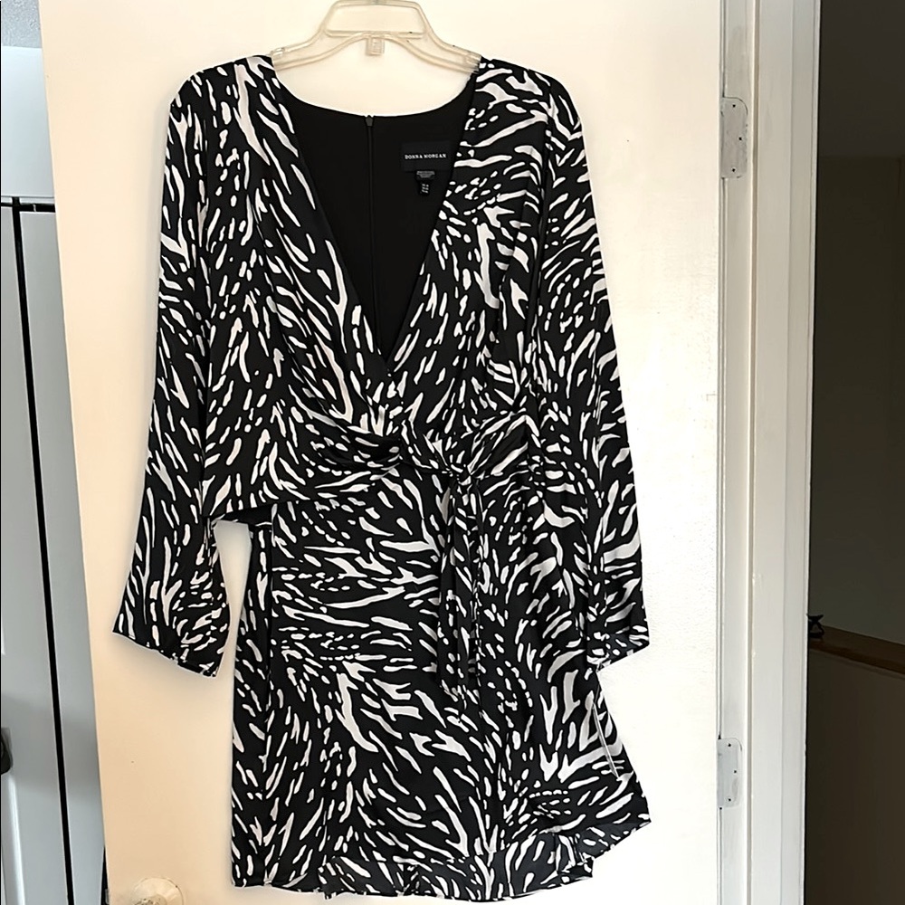 NWT Donna Morgan Black and White Patterned mini Dress